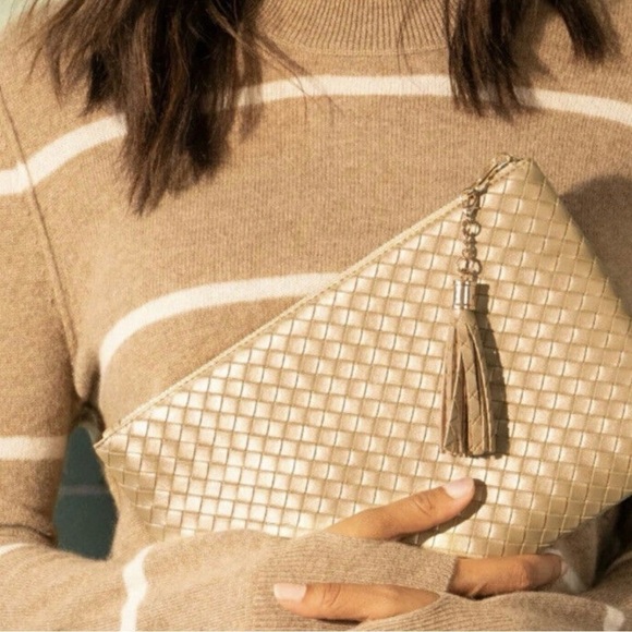 NWT VIRGINIA WOLF Mimi Curateur Clutch - Gold Vegan Metallic Leather‎ - Picture 3 of 10